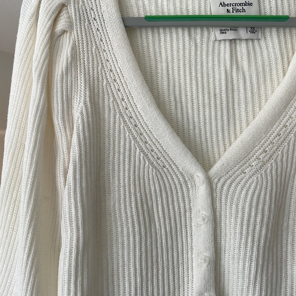Abercrombie white cardigan - Picture 2 of 5